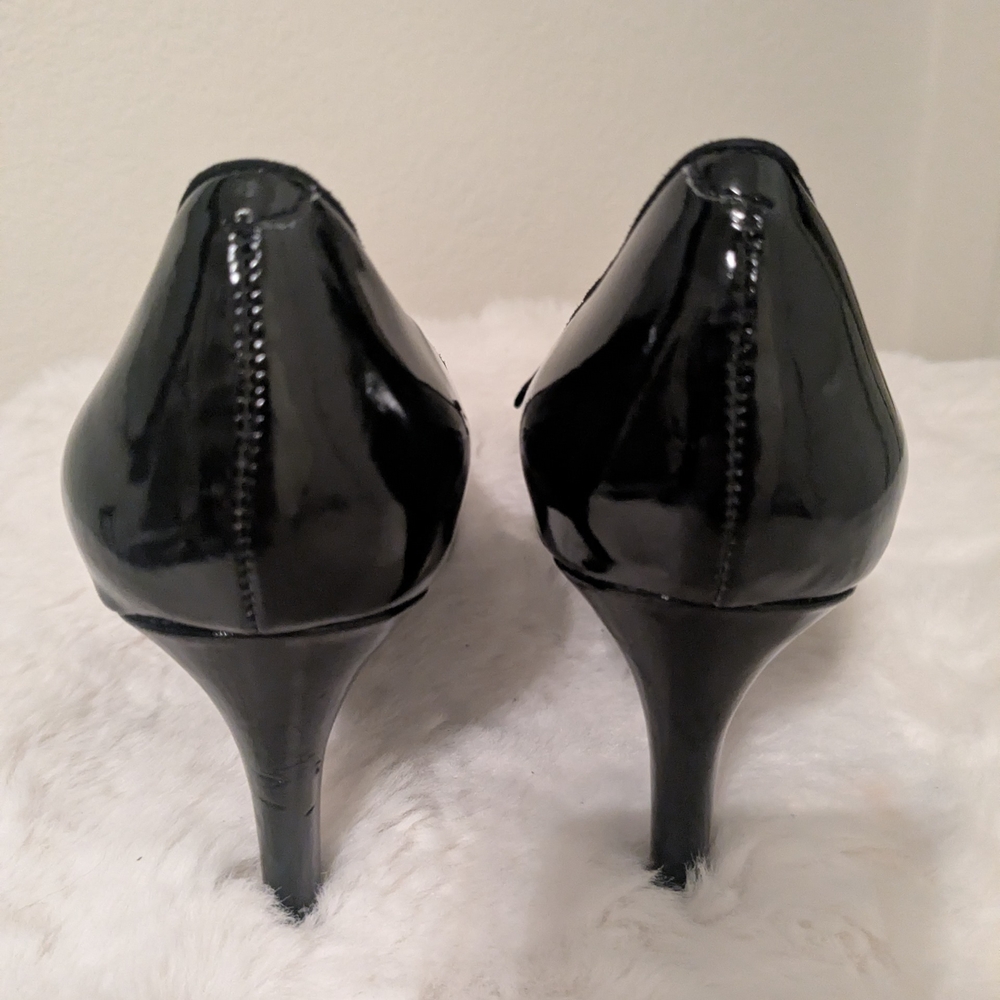 Bandolino Black Patent Leather Heels Suede Bow Pumps Pointed Toe Work - Picture 8 of 9